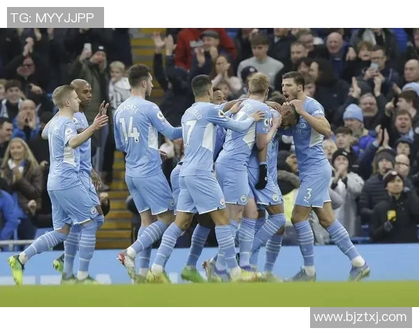 莱斯特城与马德里竞技激情对决海报展现足球魅力与团队精神