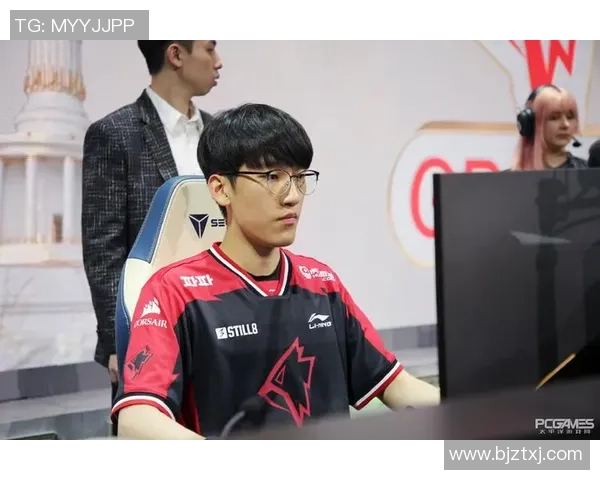 深入探讨FPX战队在比赛中的团队配合与数据分析表现